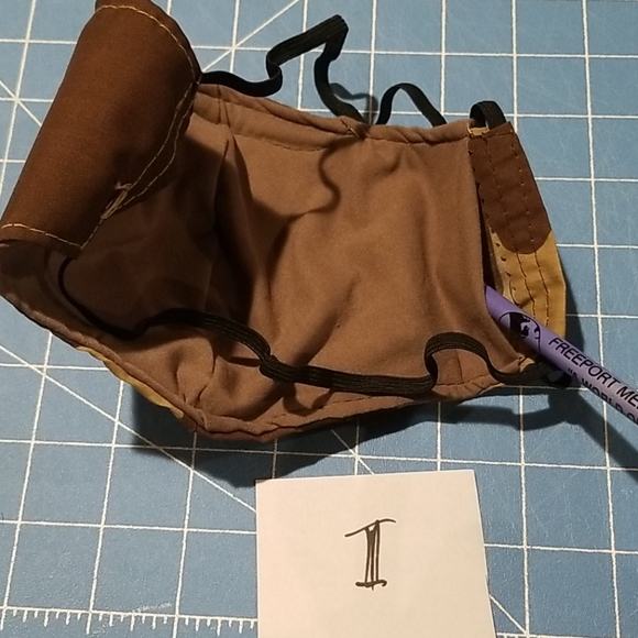 Fashionable Face Mask - Picture 4 of 4